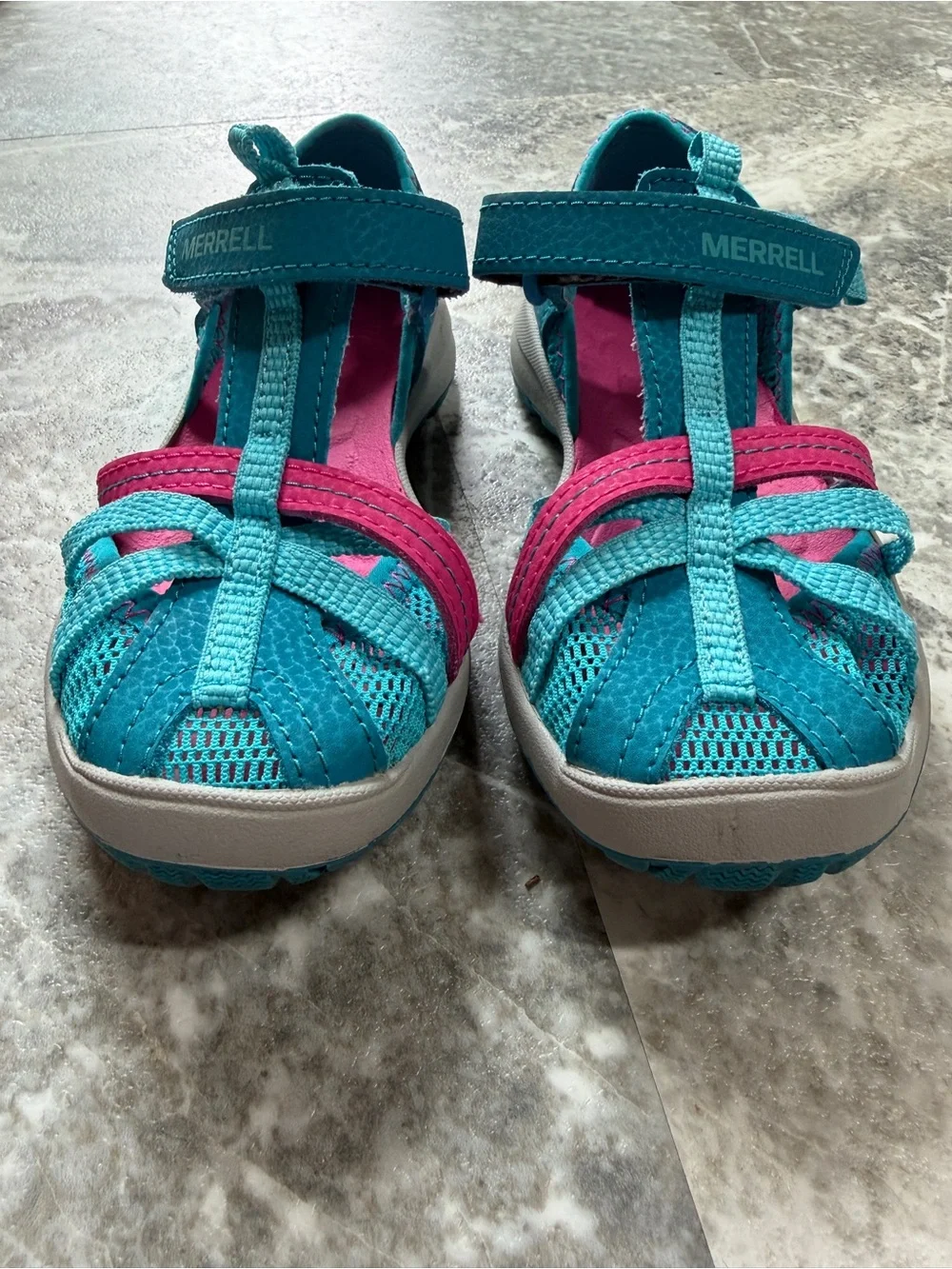 Merrell Girls Size 11 Water Sandals Turquoise Closed Toe Sport Hiking shoes